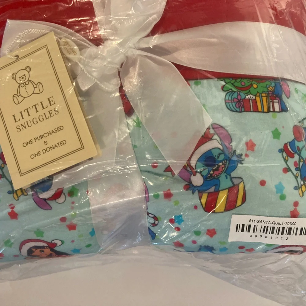 NWT Little Snuggles Christmas Lilo & Stitch Holiday Bamboo Blanket - 70 x 90